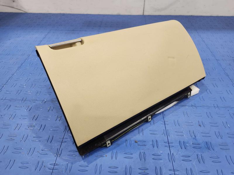 2010 Mercedes ML-Class Glove Box