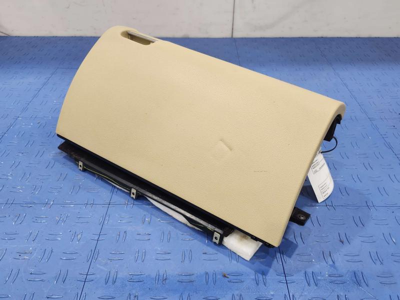 2010 Mercedes ML-Class Glove Box