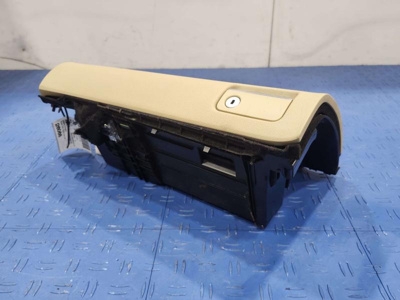 2010 Mercedes ML-Class Glove Box
