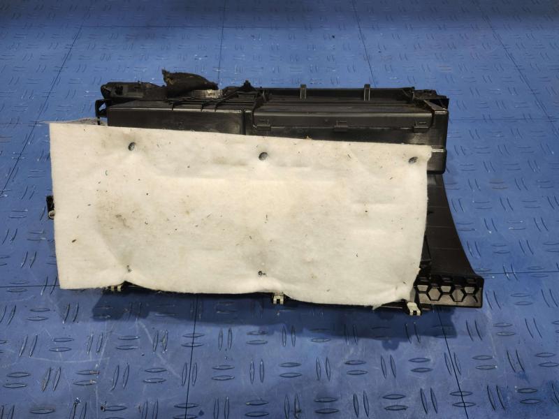 2010 Mercedes ML-Class Glove Box