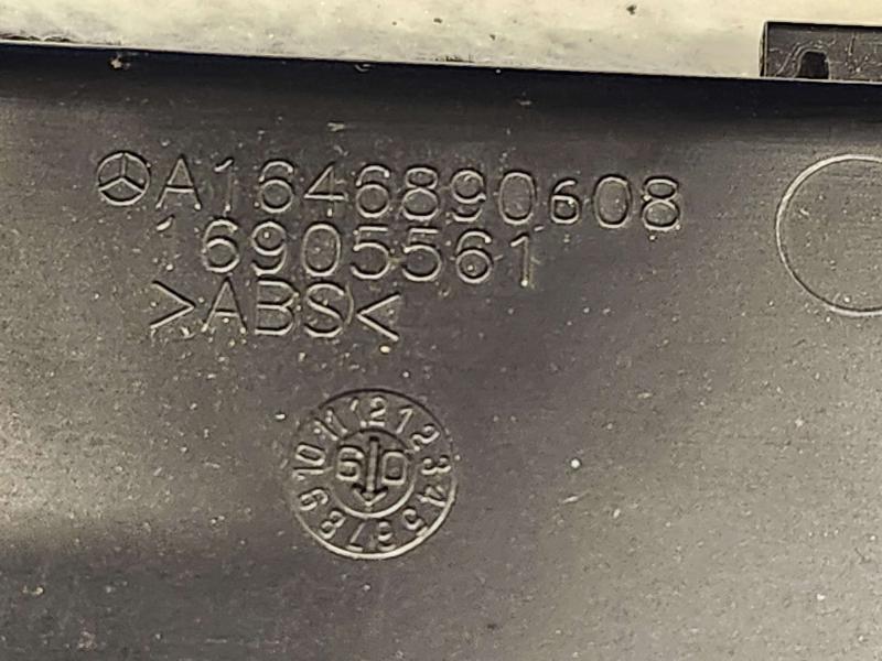 2010 Mercedes ML-Class Glove Box