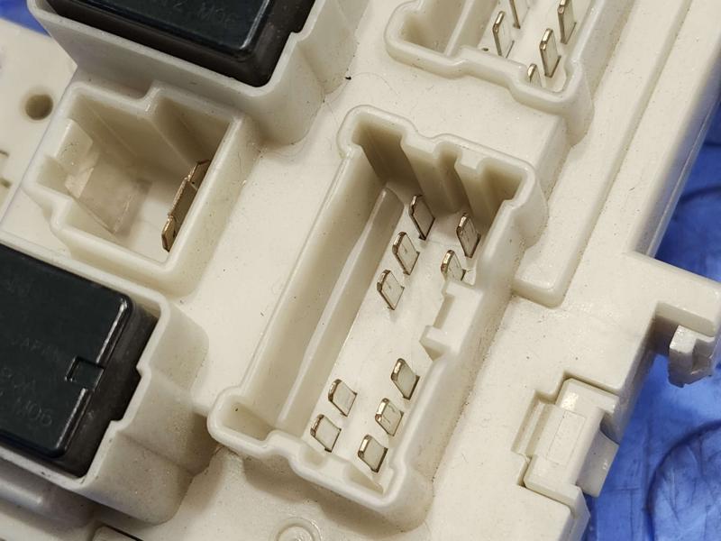 2014 Nissan Maxima Cabin Fuse Box