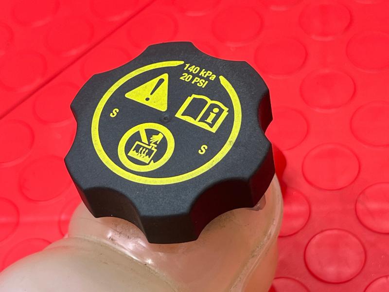 2016 Chevrolet Volt Coolant Recovery Bottle