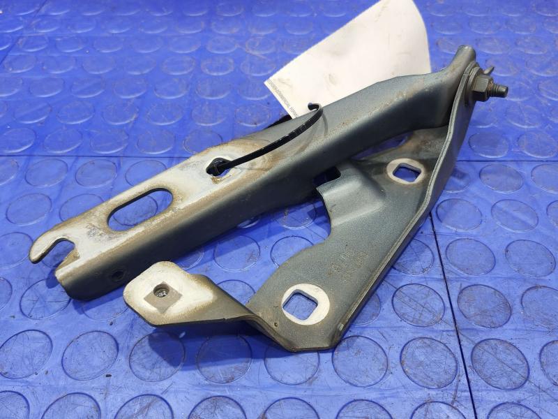 2009 Chevrolet Malibu Hood Hinge