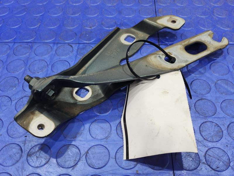 2009 Chevrolet Malibu Hood Hinge