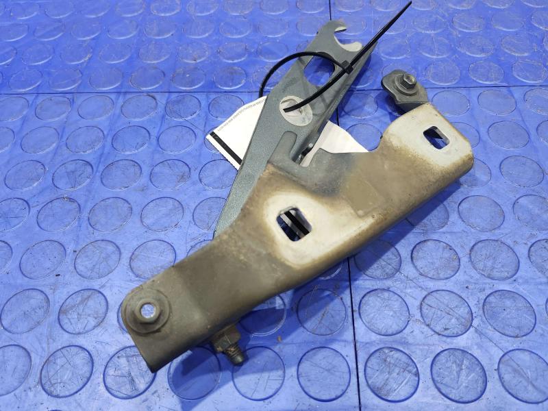 2009 Chevrolet Malibu Hood Hinge
