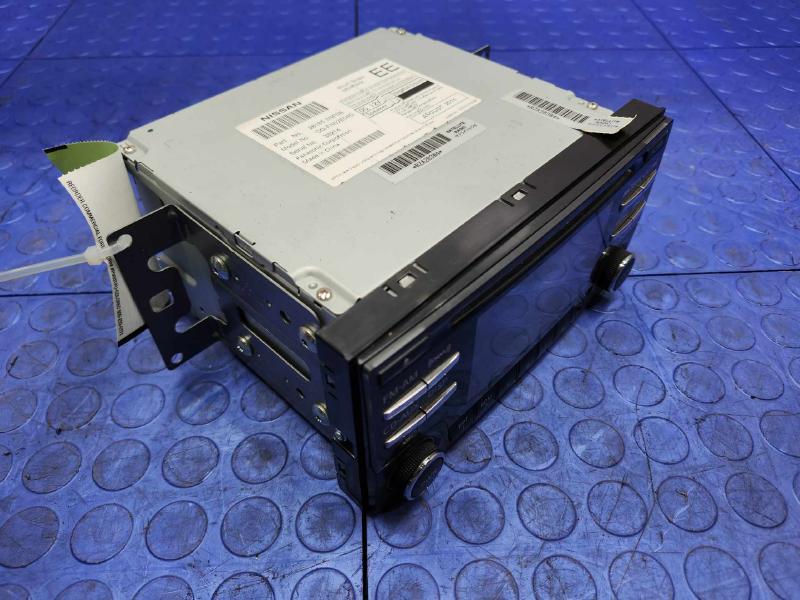 2015 Nissan Leaf Audio & Visual Equip.(Radio)