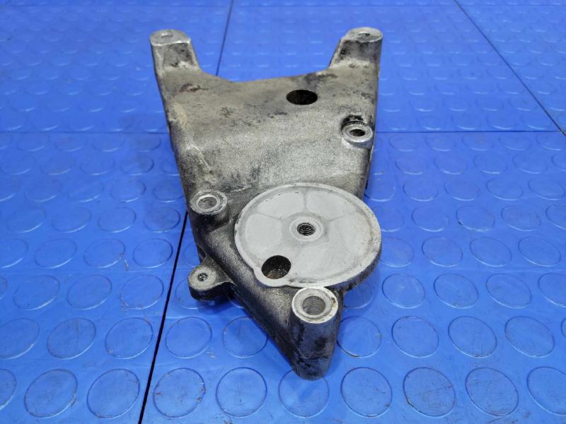 2010 Land Rover Range Rov Alternator Bracket