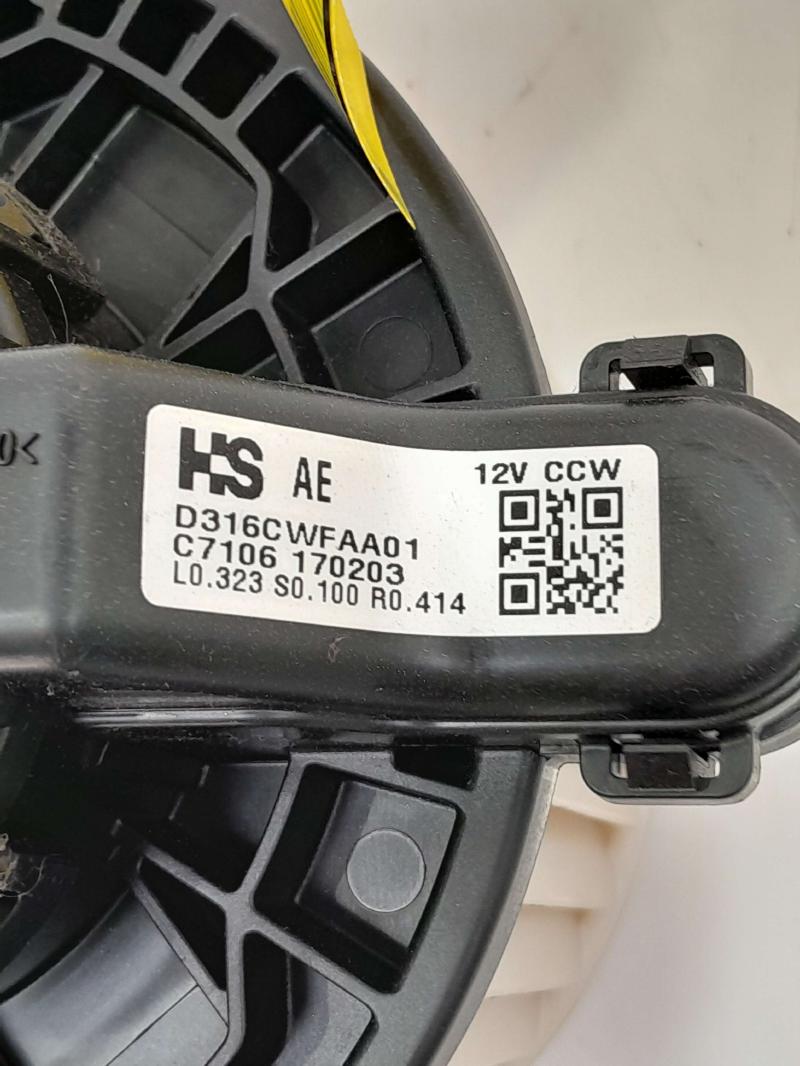 2017 - 2022 Kia Niro Front Heater AC Blower Motor Assembly OEM 97113G2000
