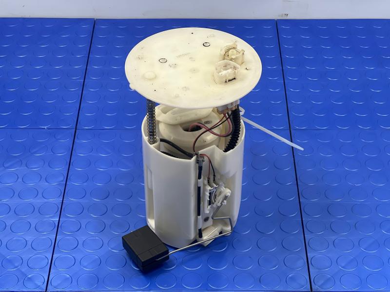 2011-2016 Toyota Sienna 3.5L 6 Cyl Fuel Pump Assembly Genuine OEM 7702008050