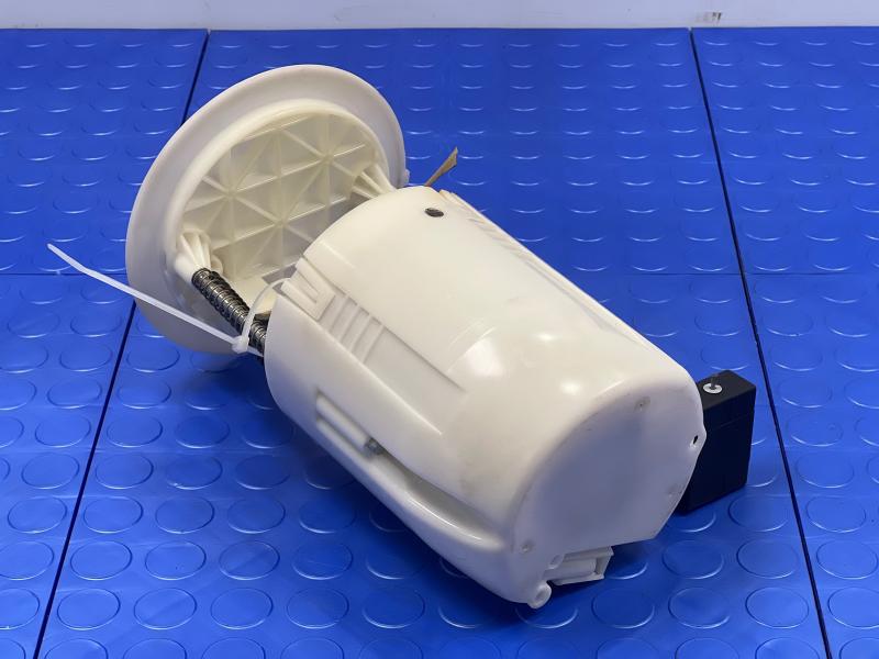 2011-2016 Toyota Sienna 3.5L 6 Cyl Fuel Pump Assembly Genuine OEM 7702008050