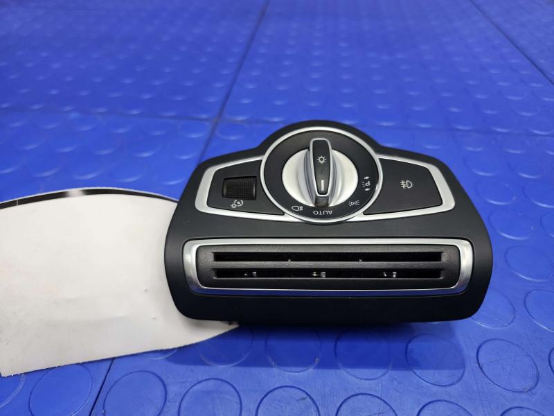 2017 Mercedes C-Class Headlight Switch (Dash Mtd)