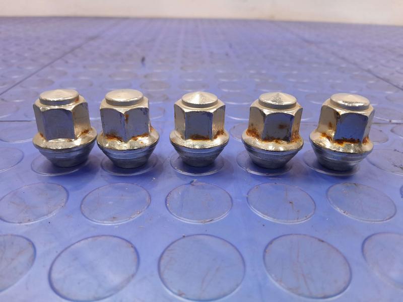 2015 Ford Fusion Lug Nuts