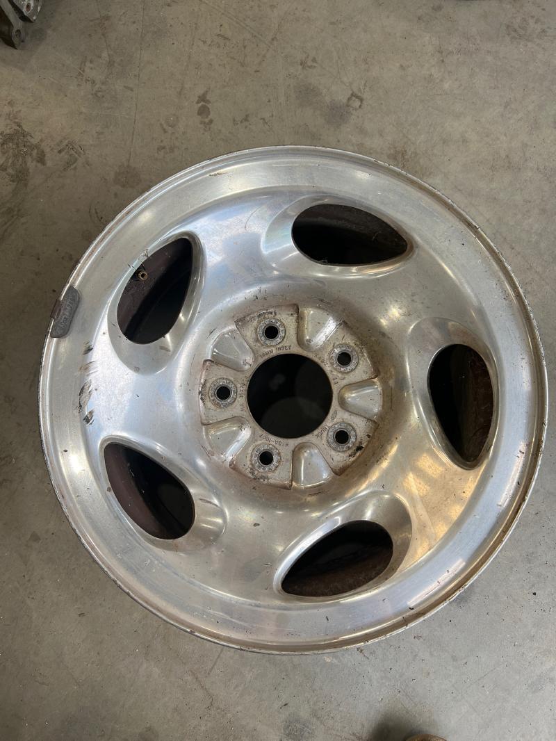 1998 Ford F-150 Wheel