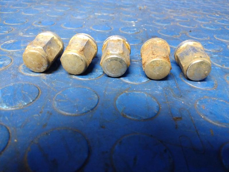 1995 Jeep Grand Cherokee Lug Nuts