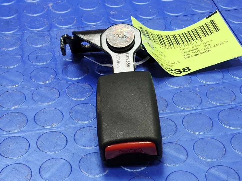2015 Infiniti Q50 Rear Seat Belt