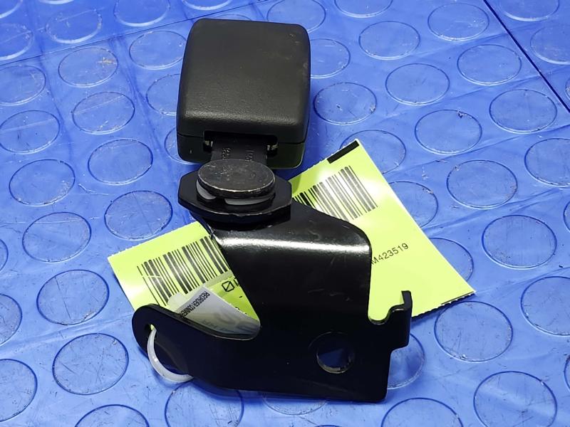 2015 Infiniti Q50 Rear Seat Belt