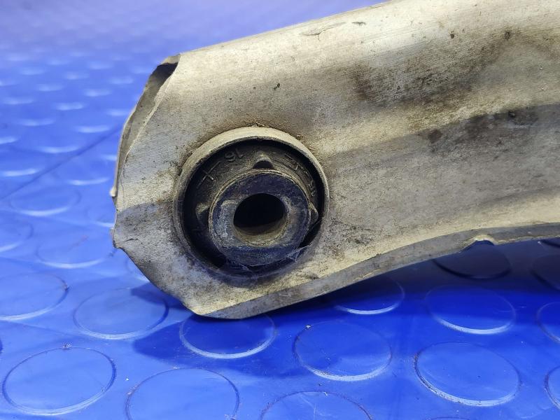 2017 Chrysler 200 Lower Control Arm Rr