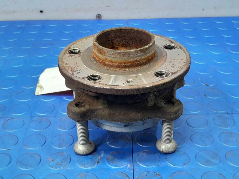 2018 Volvo S90 Hub