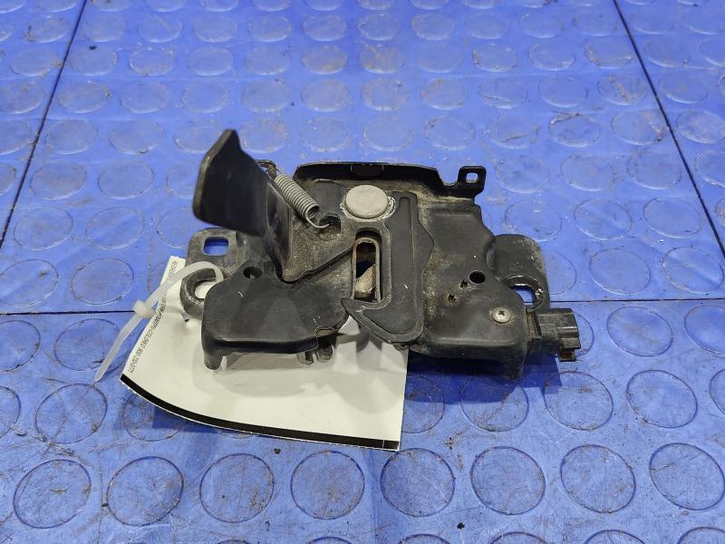2013 Chrysler 300 Hood Latch