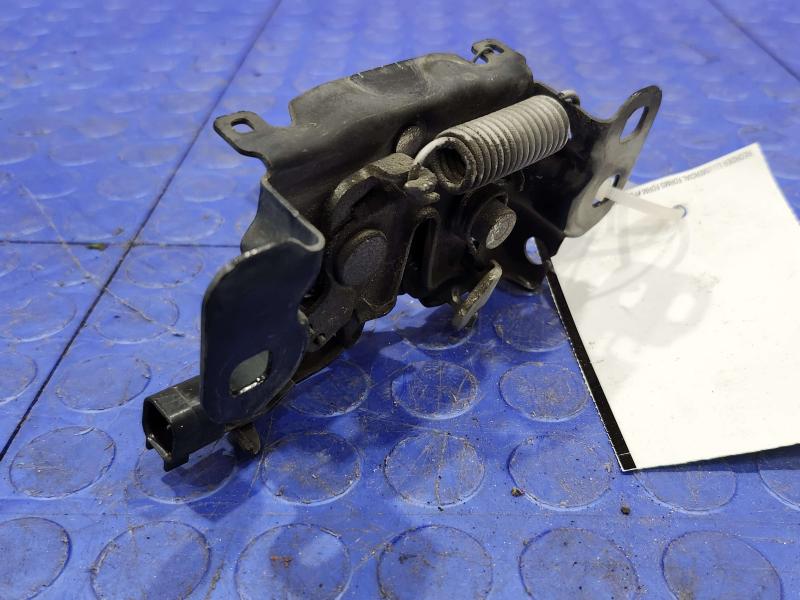 2013 Chrysler 300 Hood Latch