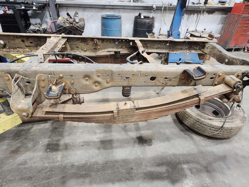 2005 Ford F-350 Super Duty Leaf Spring Rear
