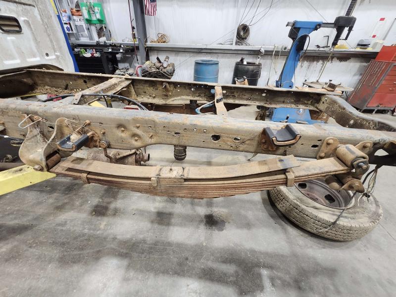 2005 Ford F-350 Super Duty Leaf Spring Rear