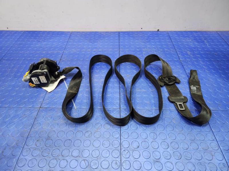 2015 Volkswagen Beetle Front Seat Belt