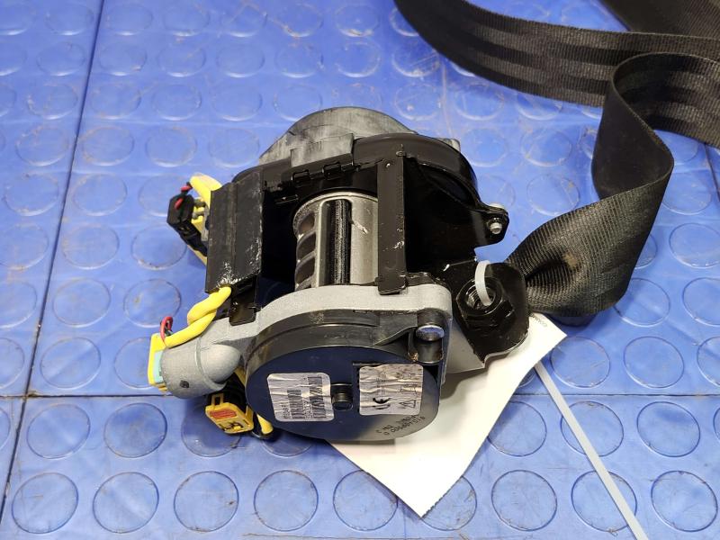 2015 Volkswagen Beetle Front Seat Belt