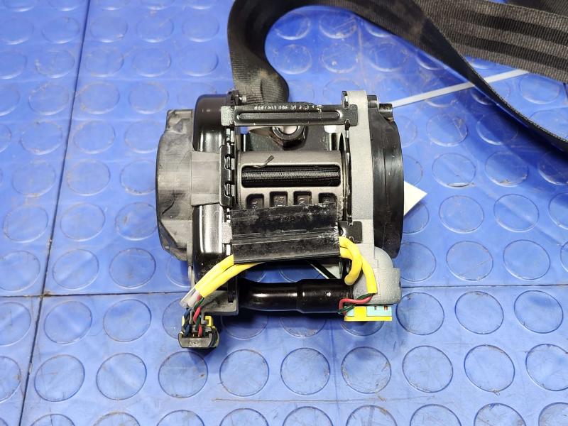2015 Volkswagen Beetle Front Seat Belt