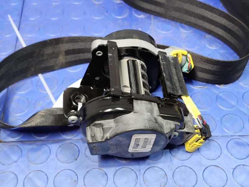 2015 Volkswagen Beetle Front Seat Belt