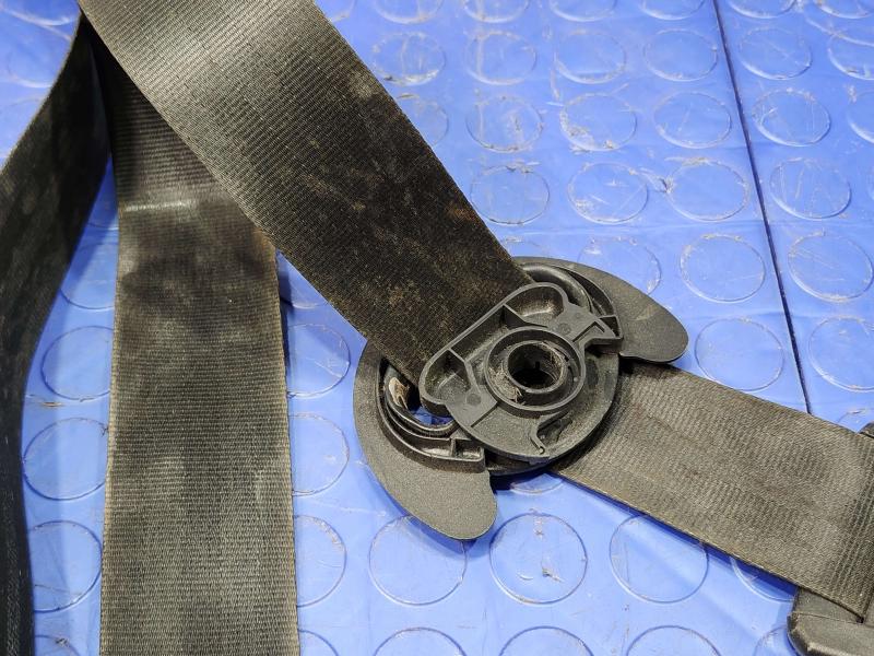 2015 Volkswagen Beetle Front Seat Belt
