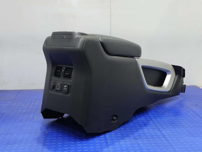 2019 Nissan Titan Front Console