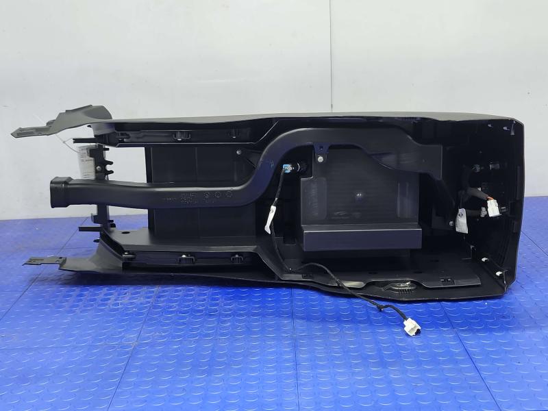 2019 Nissan Titan Front Console