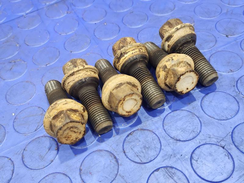 2012 Mercedes Sprinter Lug Nuts
