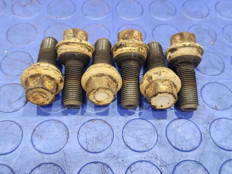 2012 Mercedes Sprinter Lug Nuts