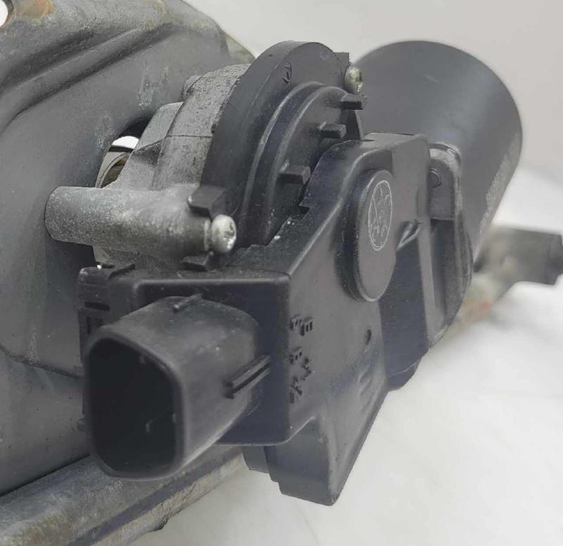2005 - 2007 Jeep Grand Cherokee Windshield Wiper Motor and Linkage Assembly OEM 55156313AB