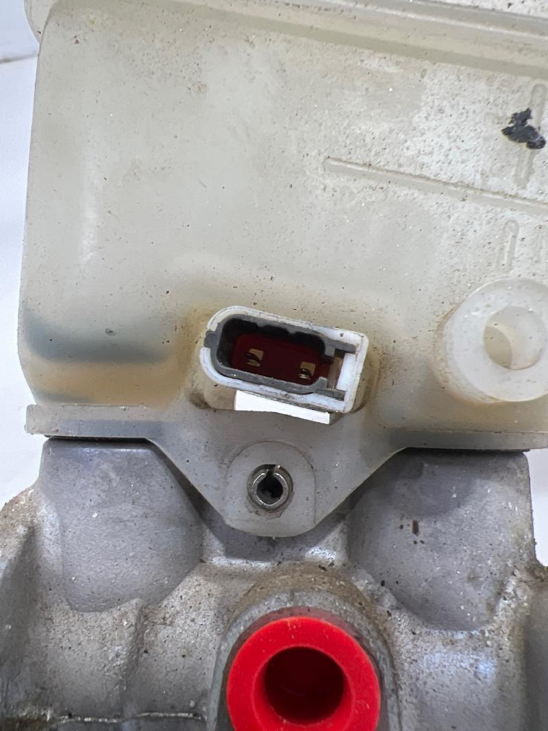 2013 Subaru Crosstrek Master Cylinder