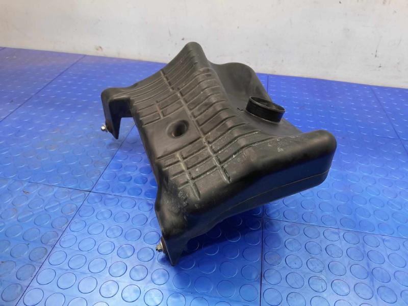 2007 Pontiac Solstice Air Intake Tube/Resonator