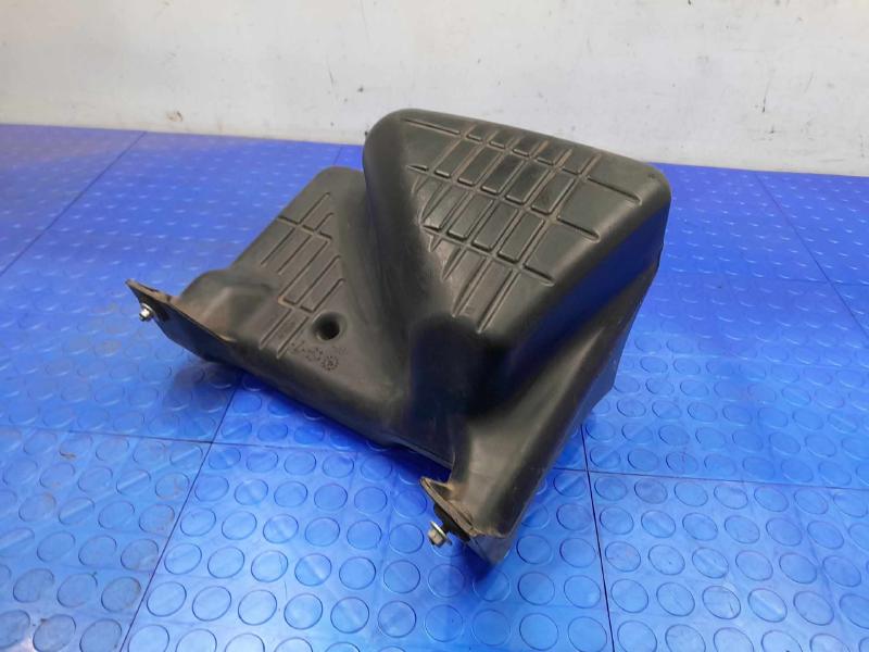 2007 Pontiac Solstice Air Intake Tube/Resonator