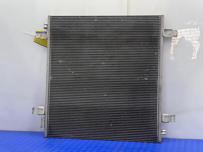 2014 Infiniti QX80 Condenser