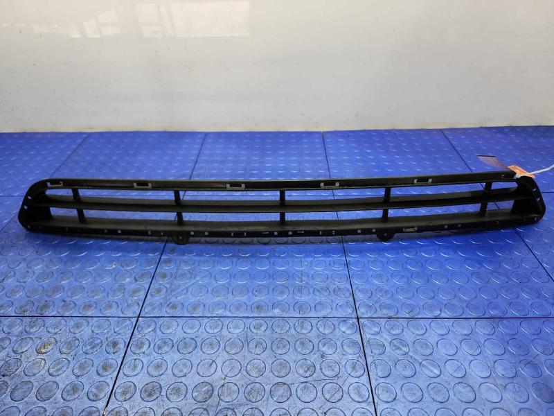 2013-2015 Hyundai Santa Fe Sport Lower Center Bumper Grille OEM 86561-4Z000