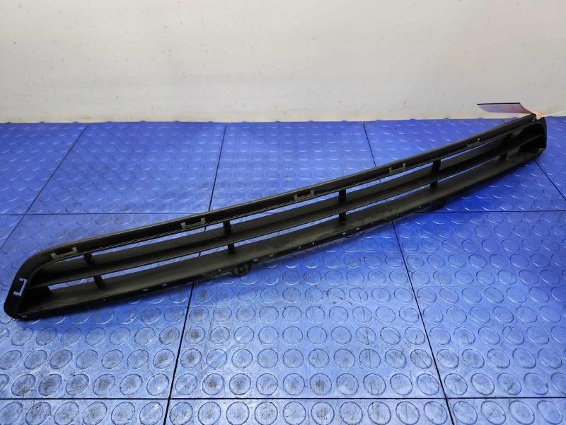 2013-2015 Hyundai Santa Fe Sport Lower Center Bumper Grille OEM 86561-4Z000