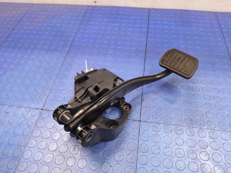 2017-2023 Tesla Model 3 Brake Pedal Assembly Genuine OEM Part 1044691-00-D