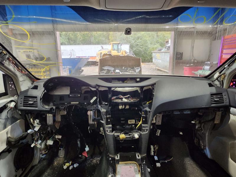 2010 Subaru Legacy Dash Panel