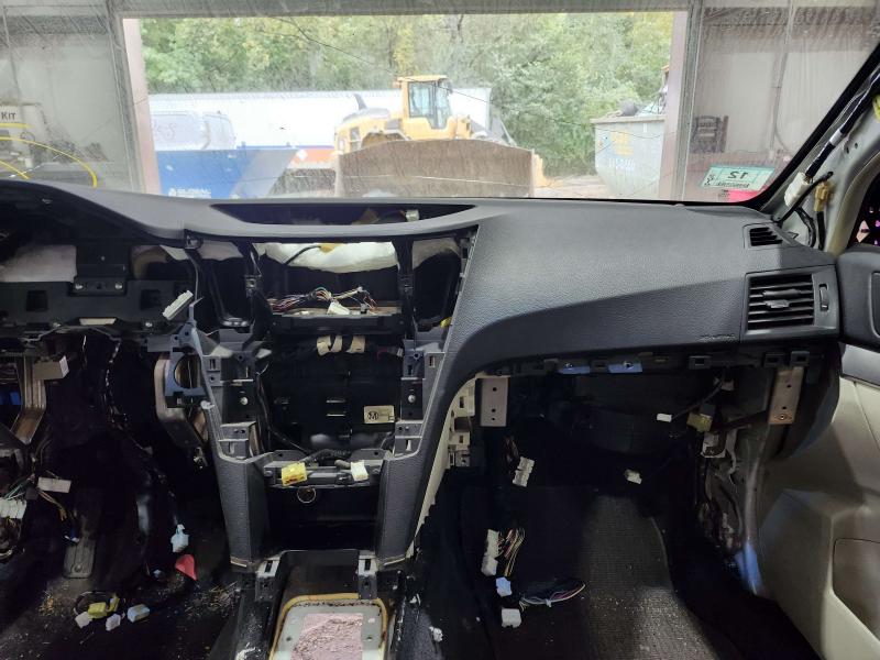 2010 Subaru Legacy Dash Panel