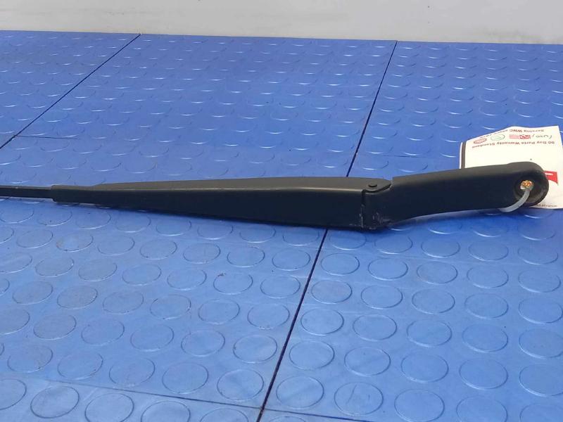 2006 Volkswagen Passat Wiper Arm