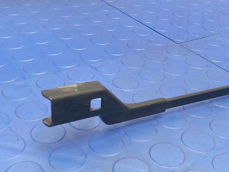 2006 Volkswagen Passat Wiper Arm