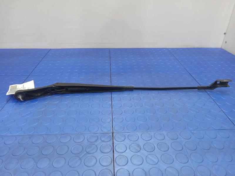 2006 Volkswagen Passat Wiper Arm