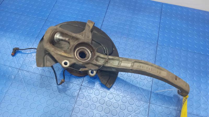 2012 Mercedes R-Class Spindle Knuckle Front
